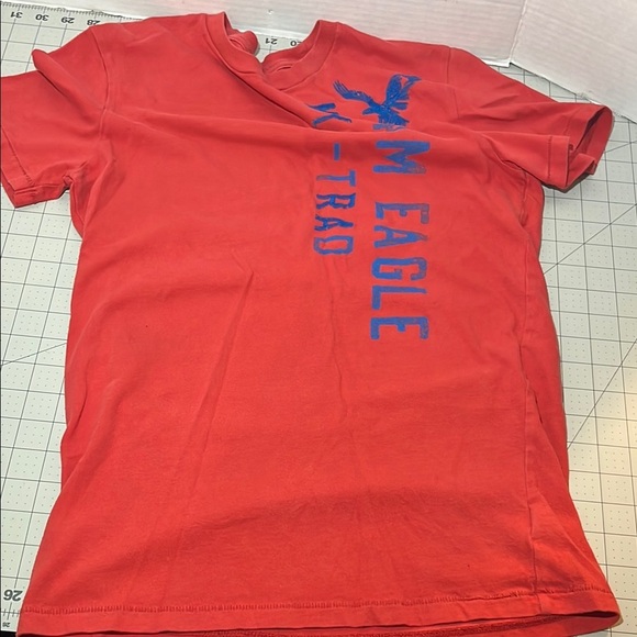 American Eagle Outfitters Red Tee with Blue Graphic - Picture 6 of 9